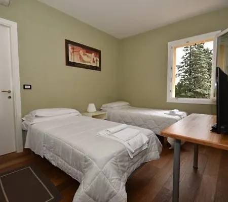 Terantiga ホテル 2*