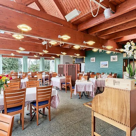 Terantiga ホテル 2*